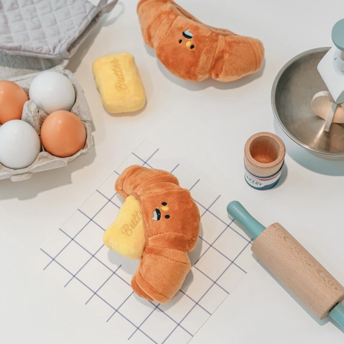 Croissant Squeaky Toy – Poochie Haus